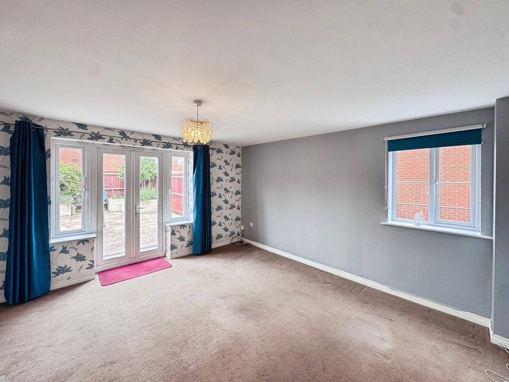 Property photo 2 of 21