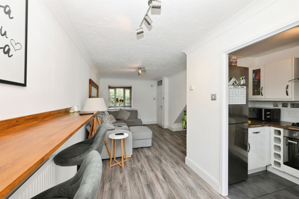 Property photo 3 of 16