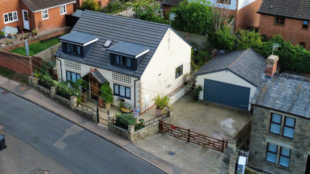 Property photo 2 of 22