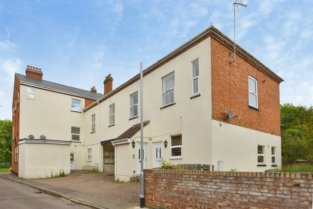 Property photo 1 of 20