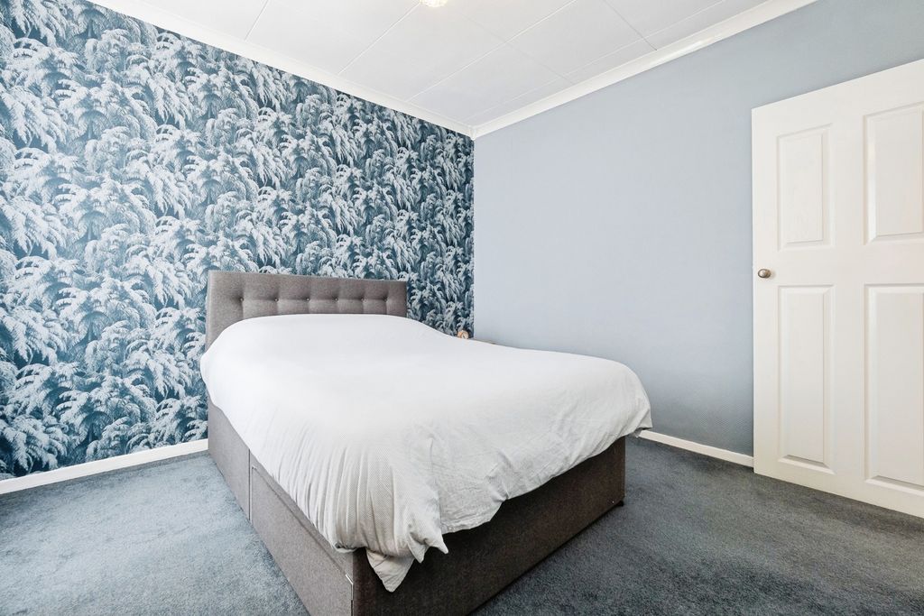 Property photo 3 of 16 Photo