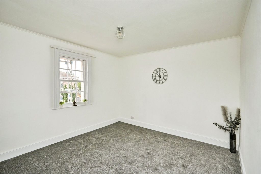 Property photo 2 of 10 Picture No. 03