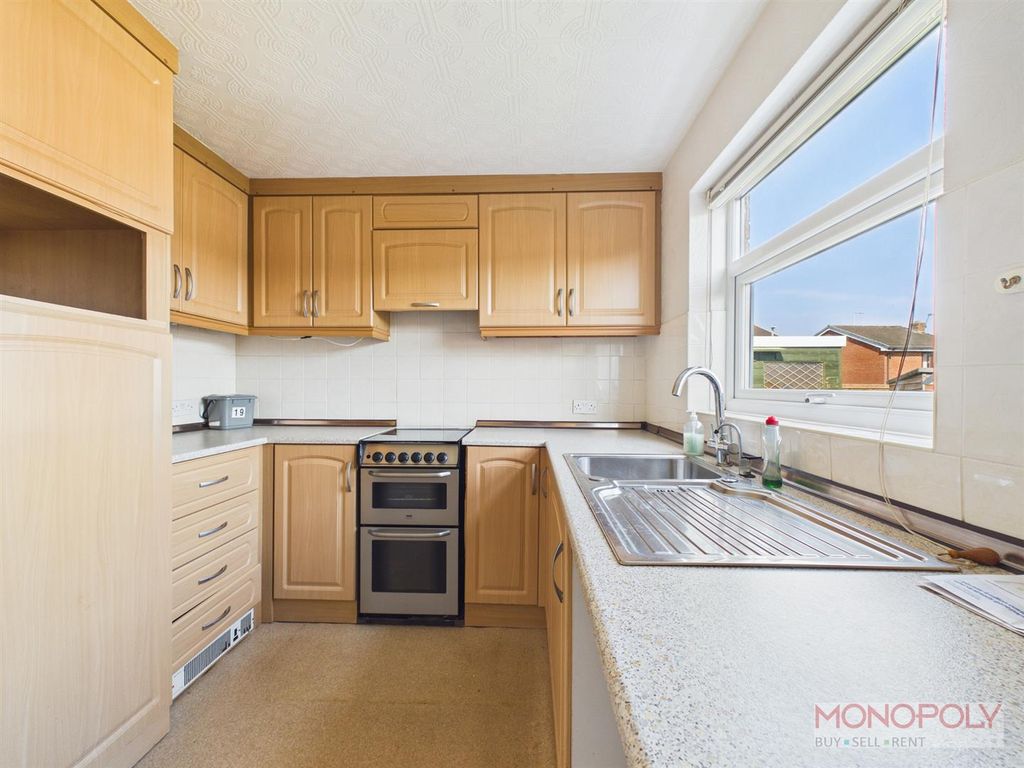 Property photo 2 of 11 Kitchen/ Diner