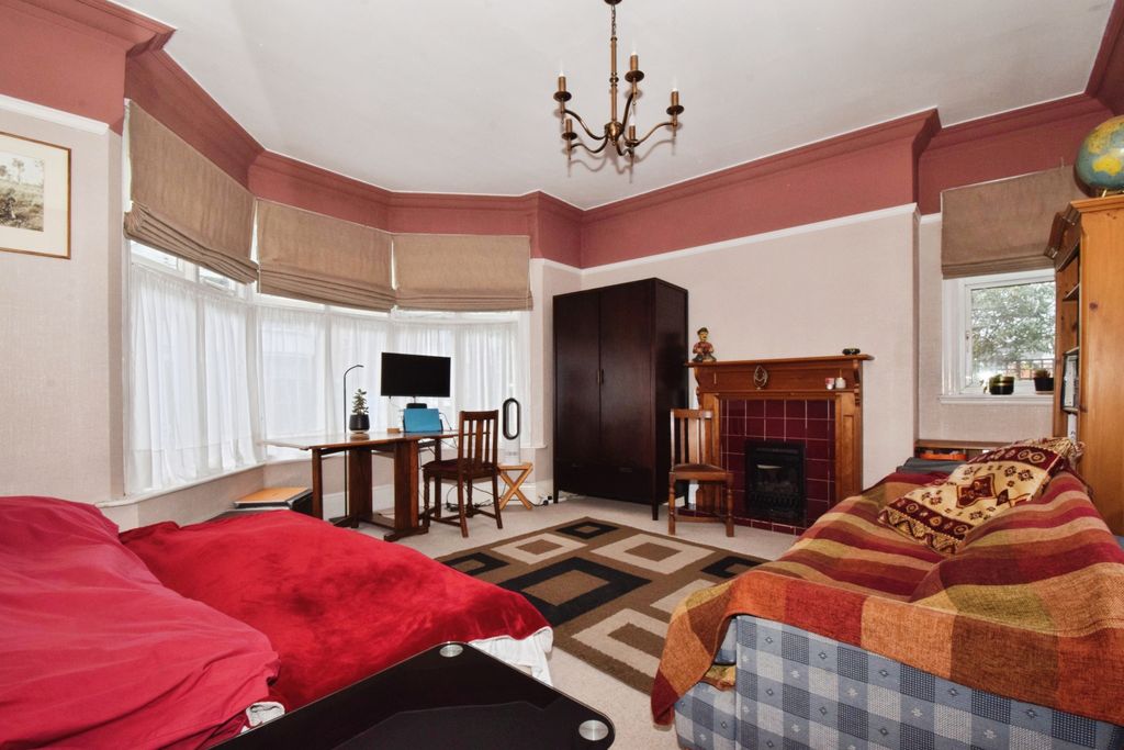 Additional image 20 of 4 bed semi-detached house for saleHolmfield Road, Leicester LE2