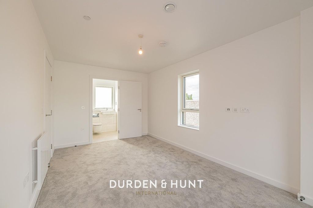 Additional image 11 of 2 bed flat for saleHigh Street, Epping CM16