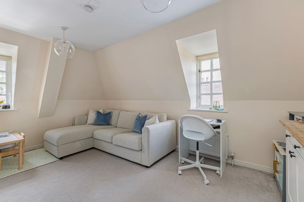 Property photo 2 of 13