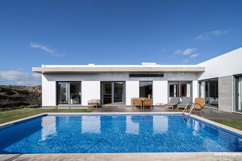 Property photo 1 of 28