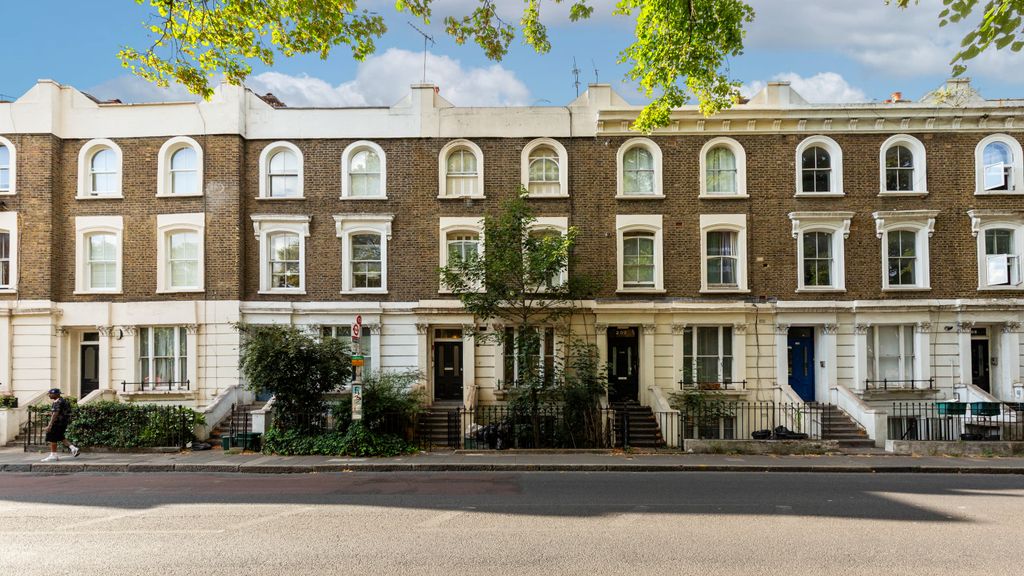 Property photo 1 of 15 Flat A, 204 St Pauls Road, Highbury & Islington, London, N1 2Ll