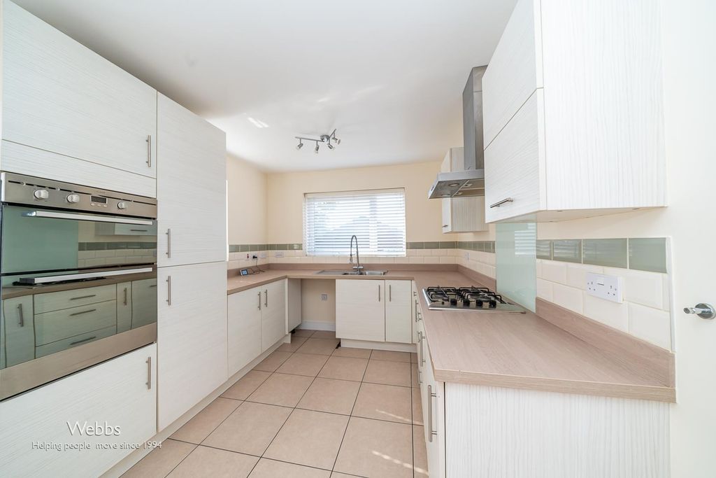 Property photo 3 of 29 Â© Webbs Estate Agents Â© (34 Of 165).Jpg