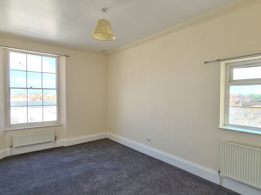 Property photo 3 of 5 Lounge