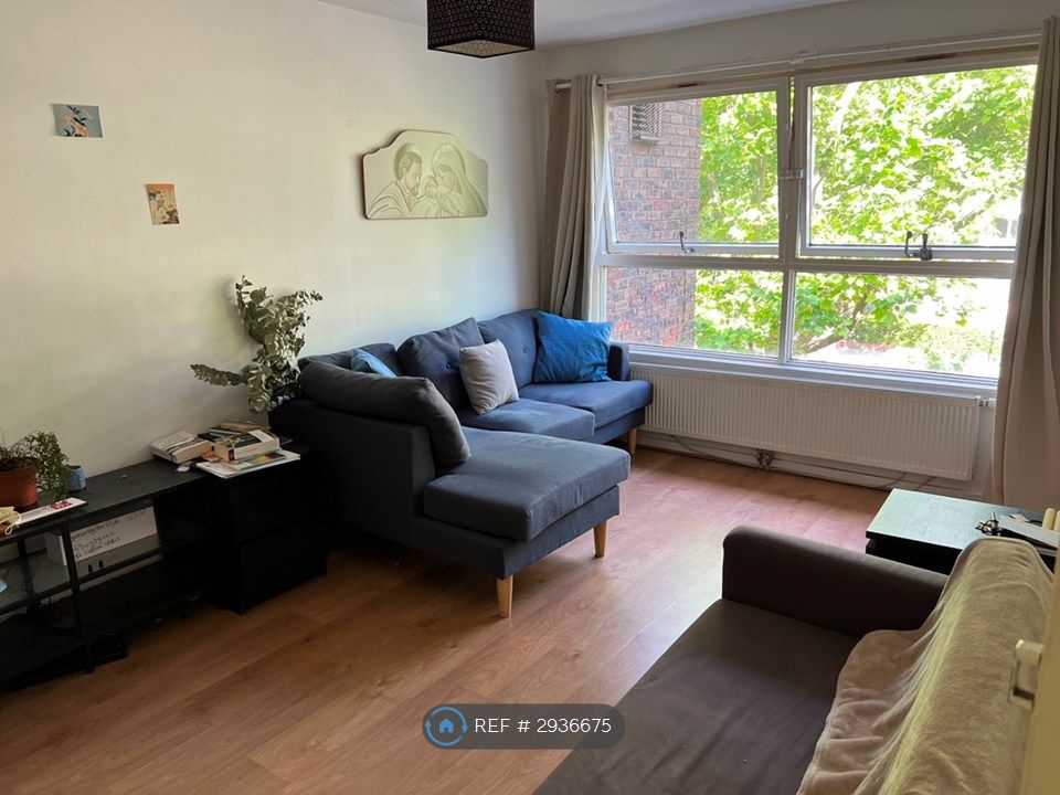 Property photo 1 of 16 Lounge