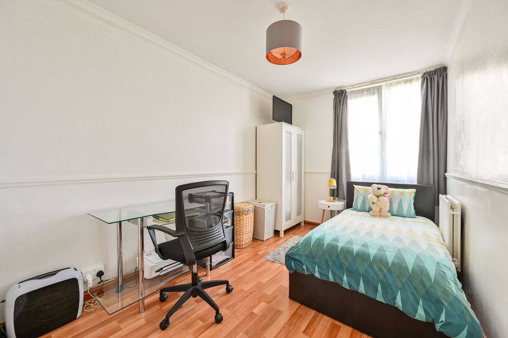 Property photo 2 of 12