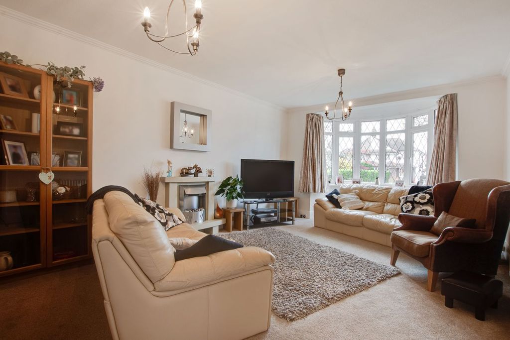 Property photo 2 of 19