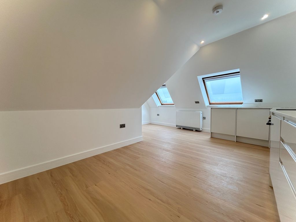 Property photo 2 of 11 Gallery