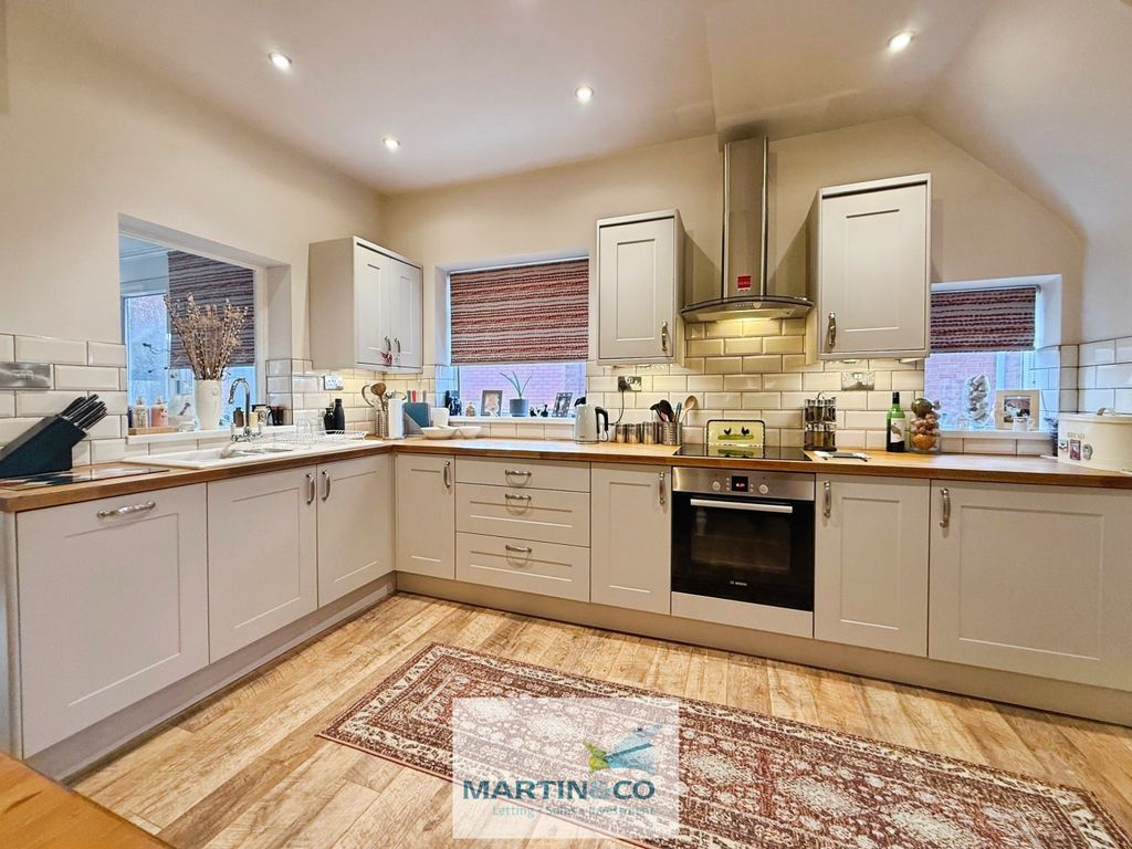 Property photo 3 of 33 d0d10E8c--46Af-B9C8-Bd77D2381B87-19467-00000265803