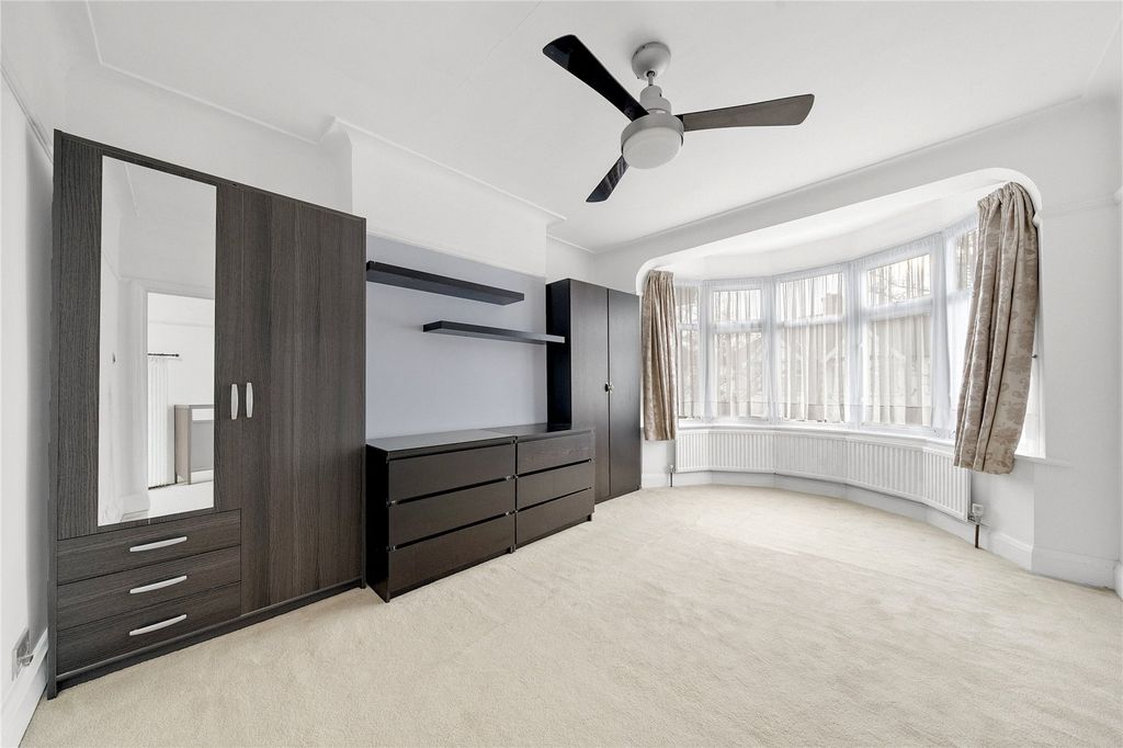 Property photo 3 of 18 Picture No. 15