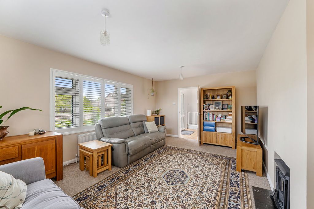 Property photo 3 of 18