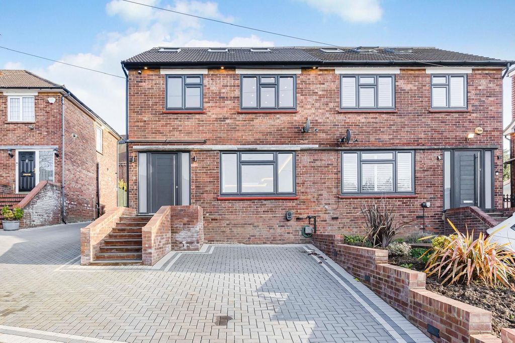 Property photo 2 of 26