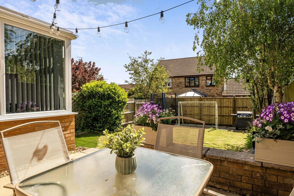 Property photo 3 of 17 1450969-4-69F23076E65Fd-Arw