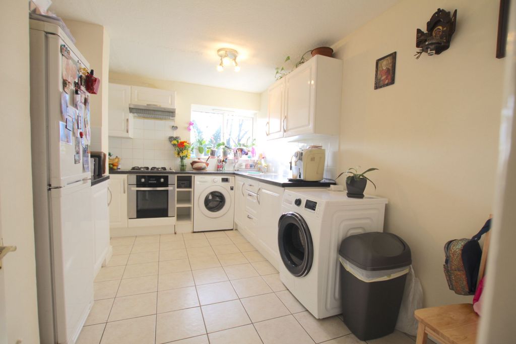 Property photo 2 of 8