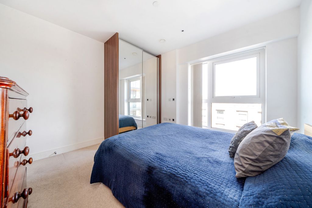 Property photo 1 of 12 1311727-11-685184...