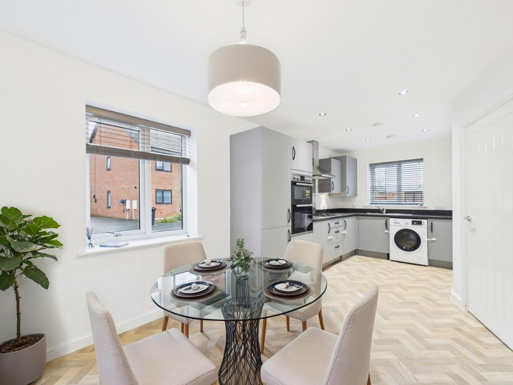 Property photo 3 of 14 4888736