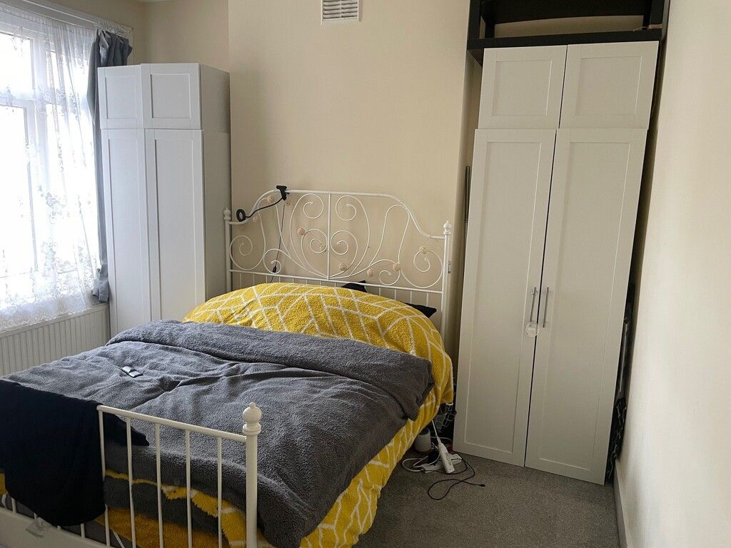 Property photo 2 of 7 Bedroom 1