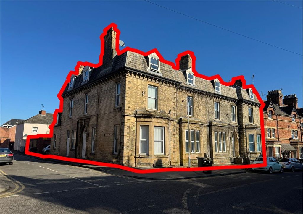 Property photo 1 of 10