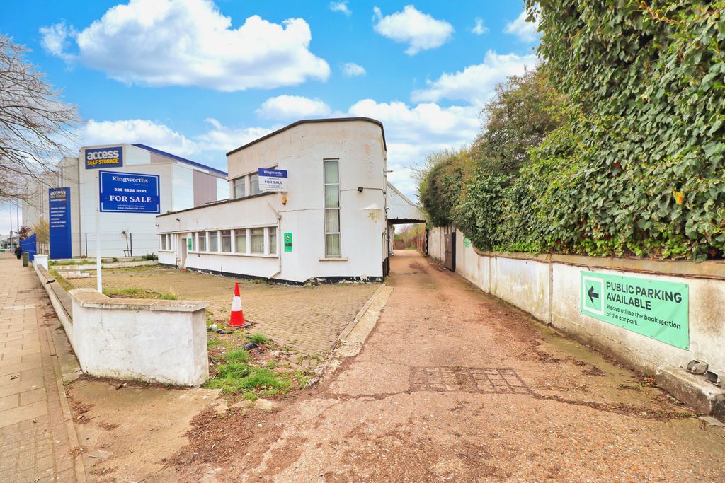 Property photo 1 of 14