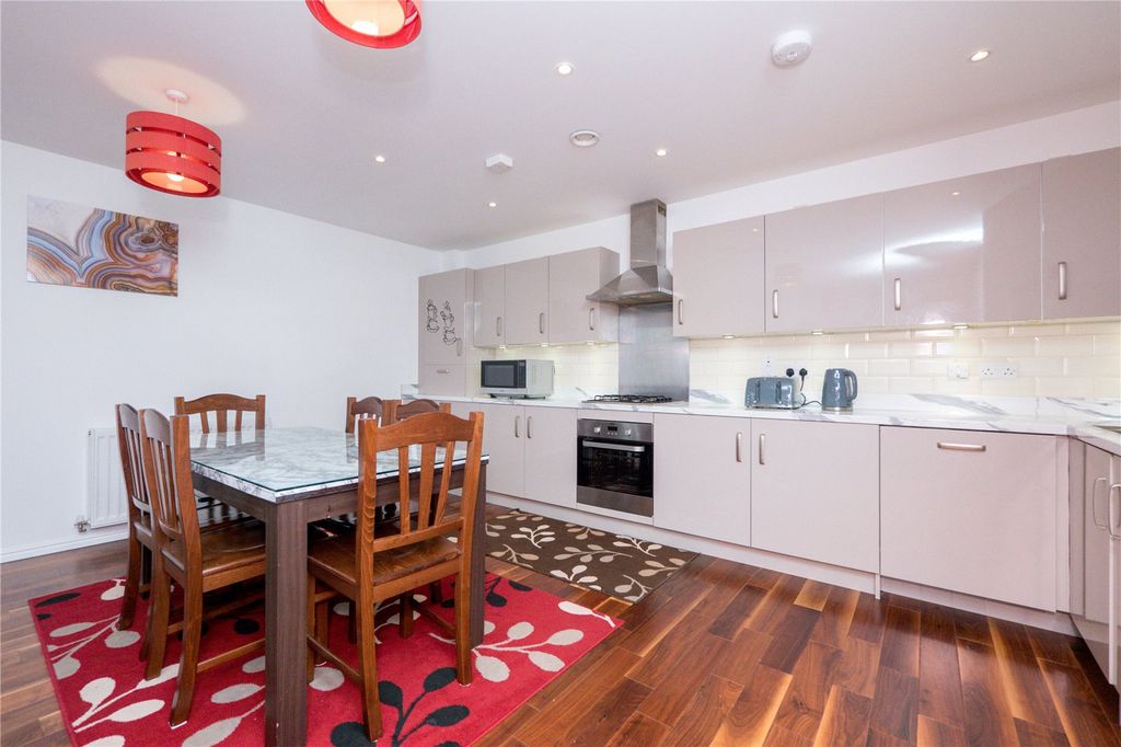 Property photo 3 of 14 Photo 3