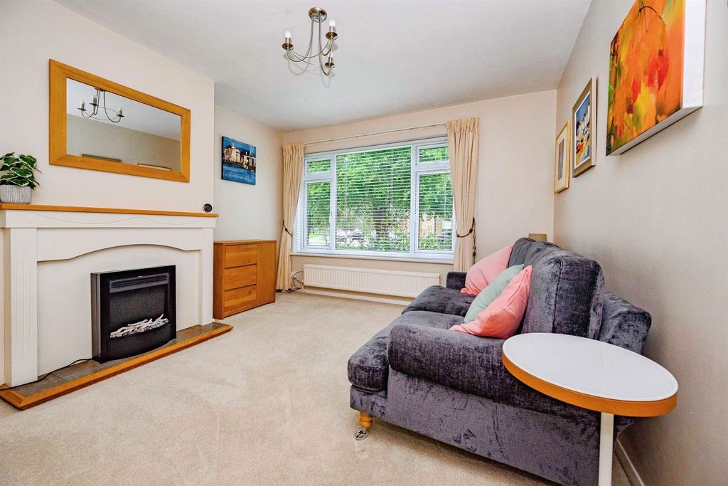 Property photo 3 of 11