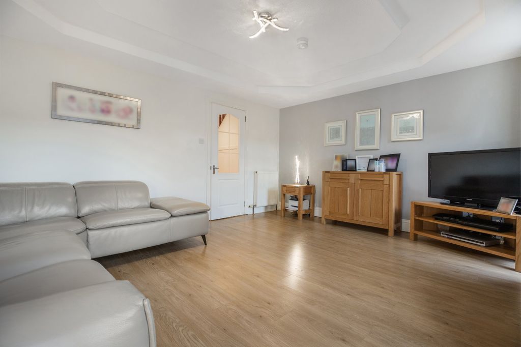 Property photo 3 of 15 Picture No. 07