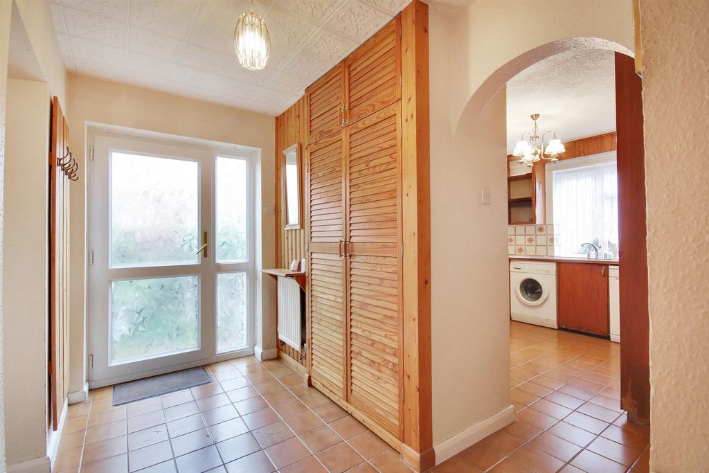 Property photo 3 of 15 64841_012.Jpg