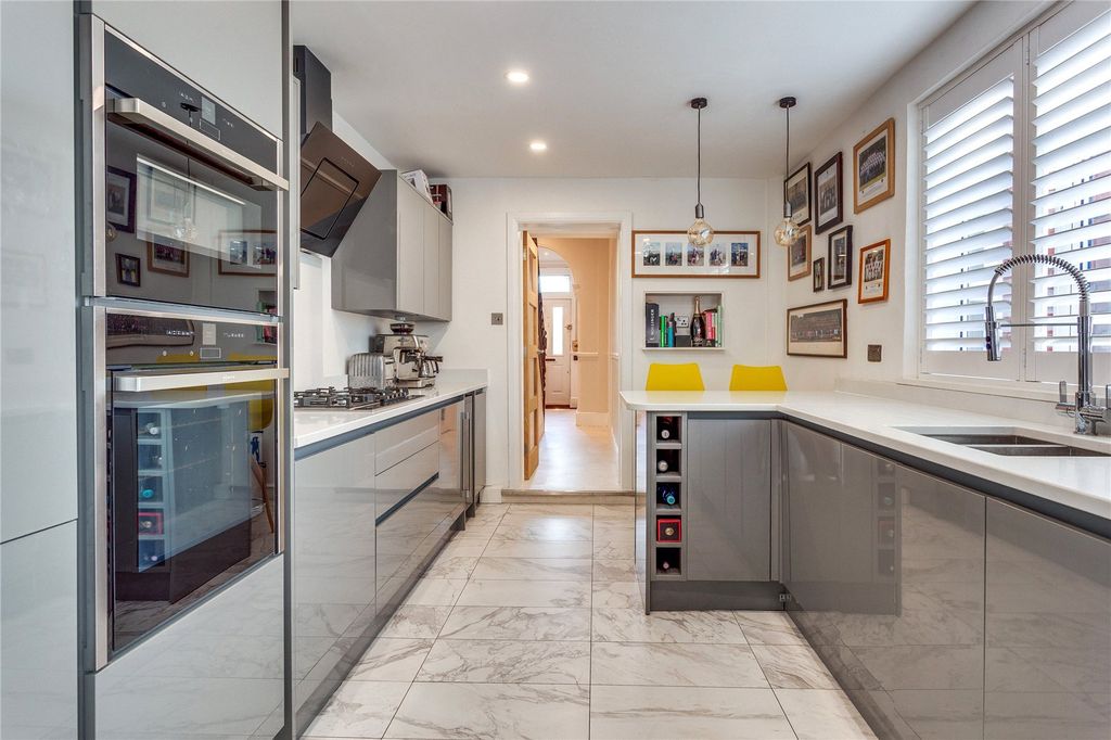 Property photo 3 of 15 Kitchen