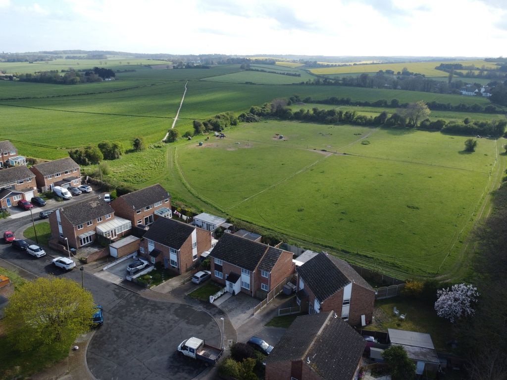 Property photo 2 of 28