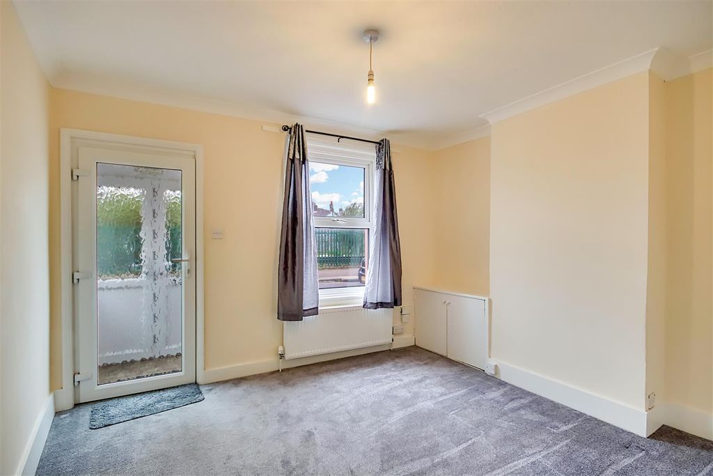 Property photo 2 of 11 Img_3668-Img_3670.Jpg