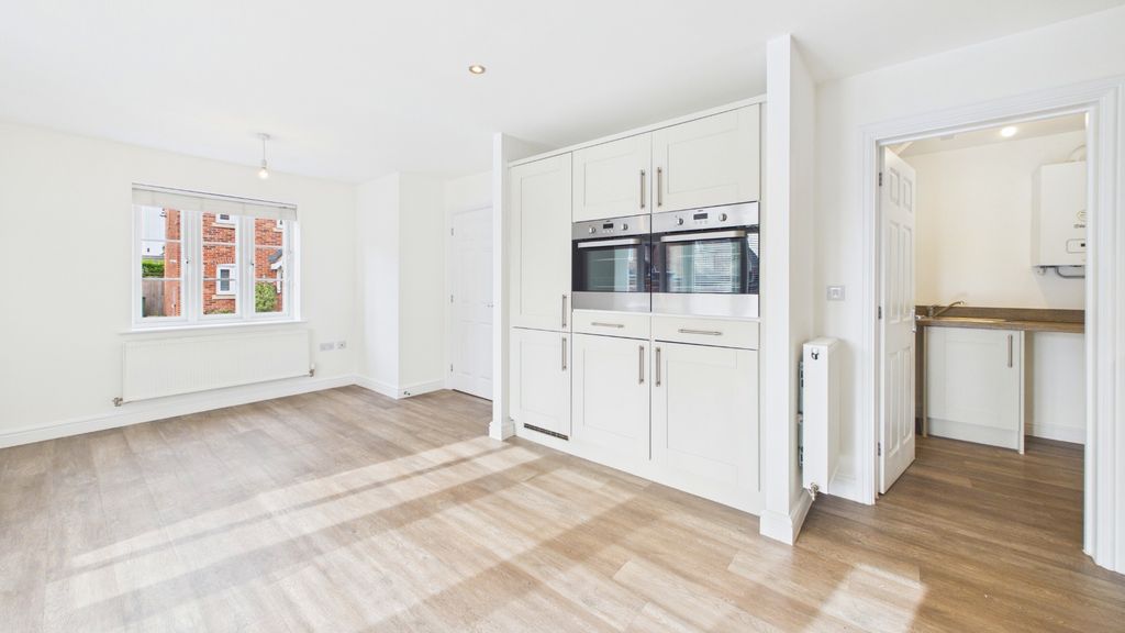 Property photo 2 of 31 5274333