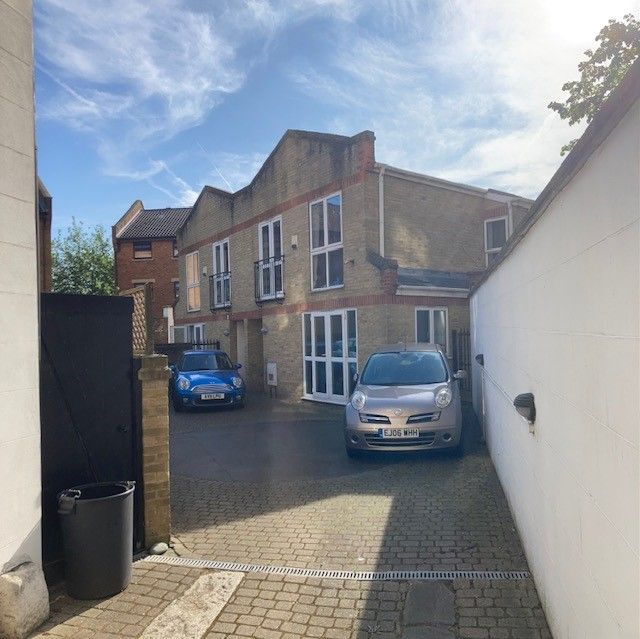 Property photo 2 of 22