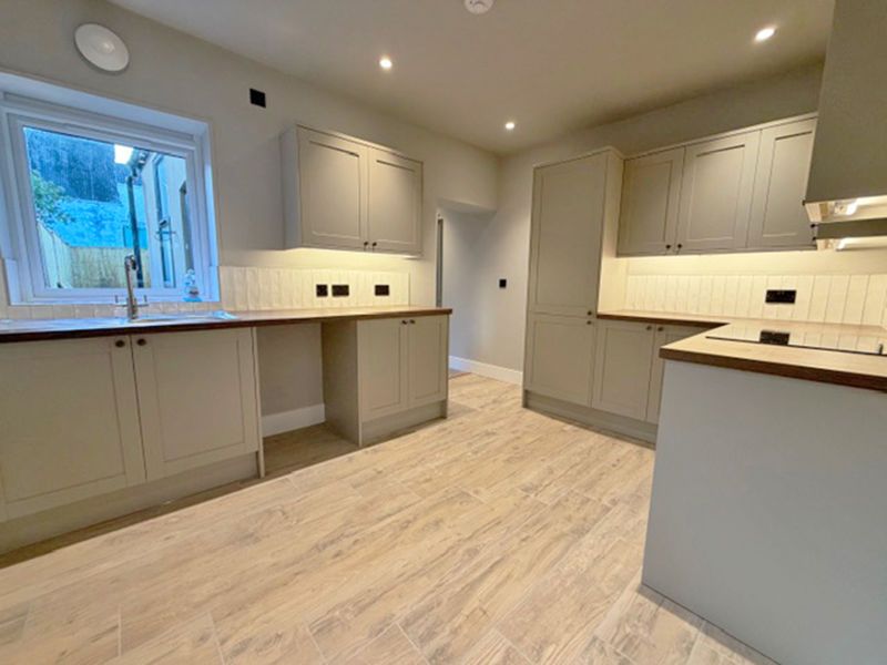 Property photo 1 of 9 Kitchen