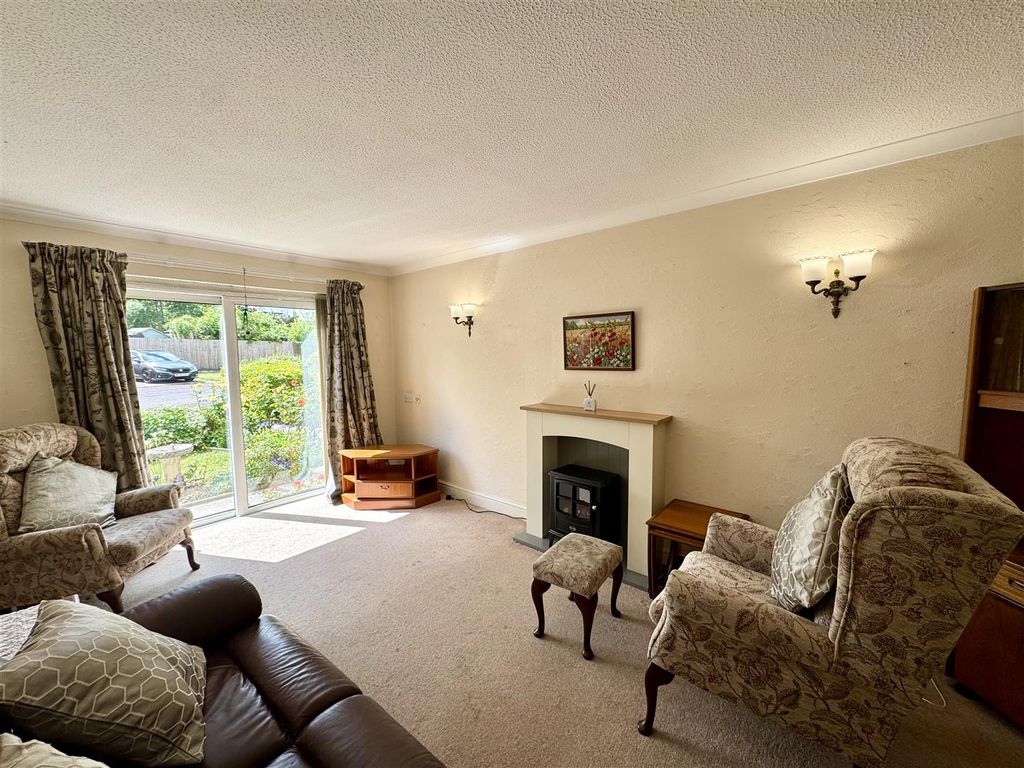 Property photo 2 of 11 Sitting Room