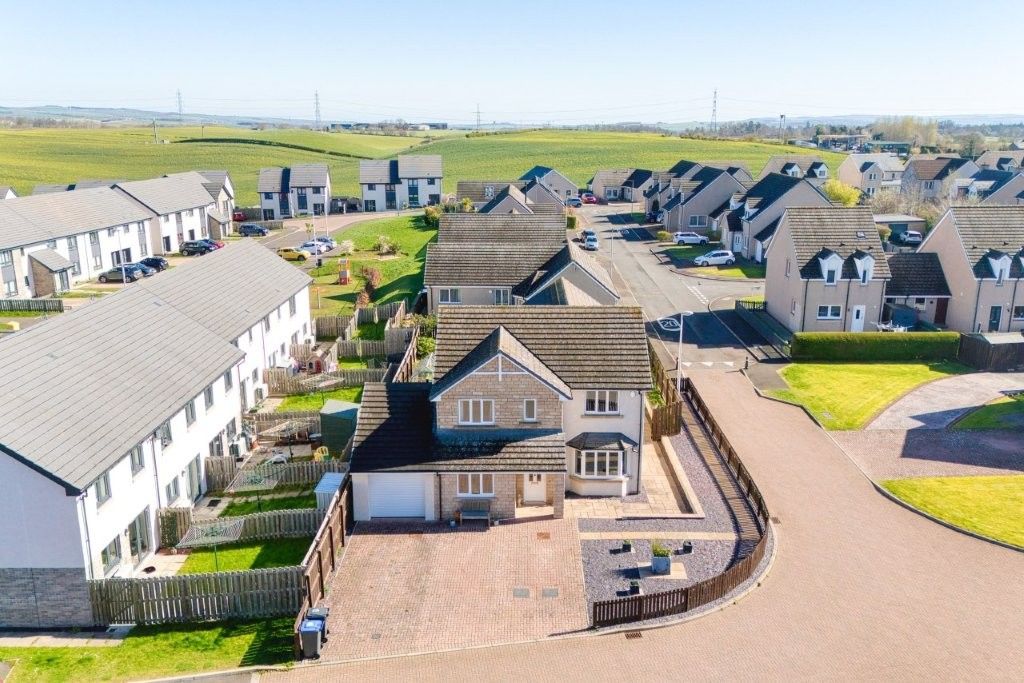 Property photo 2 of 50