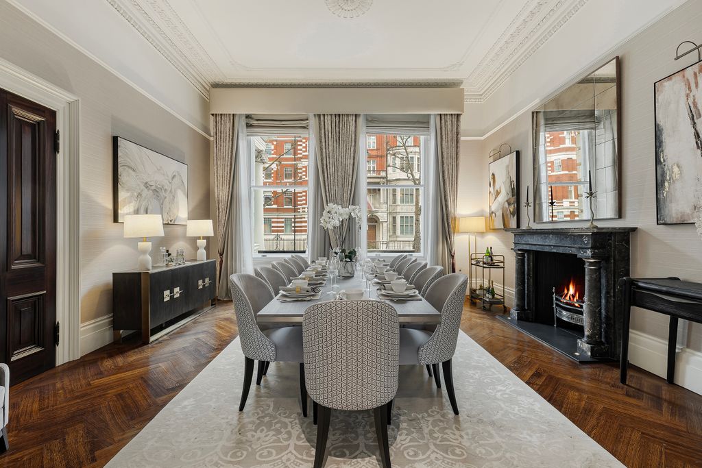 Property photo 2 of 26