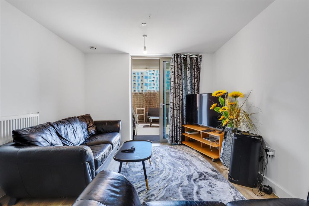 Property photo 2 of 7 Lewisham, Se13