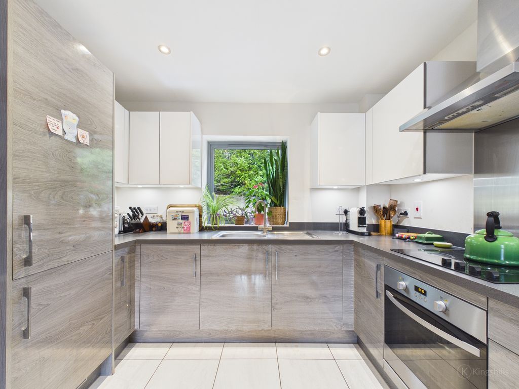 Property photo 2 of 7 Cam02136G0-Pr0539-Still005