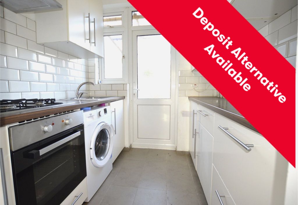 Property photo 1 of 11 Kitchen