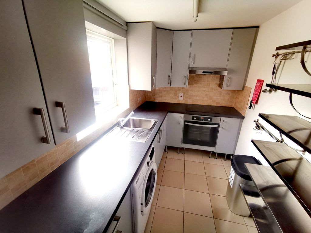 Property photo 2 of 10 Kitchen