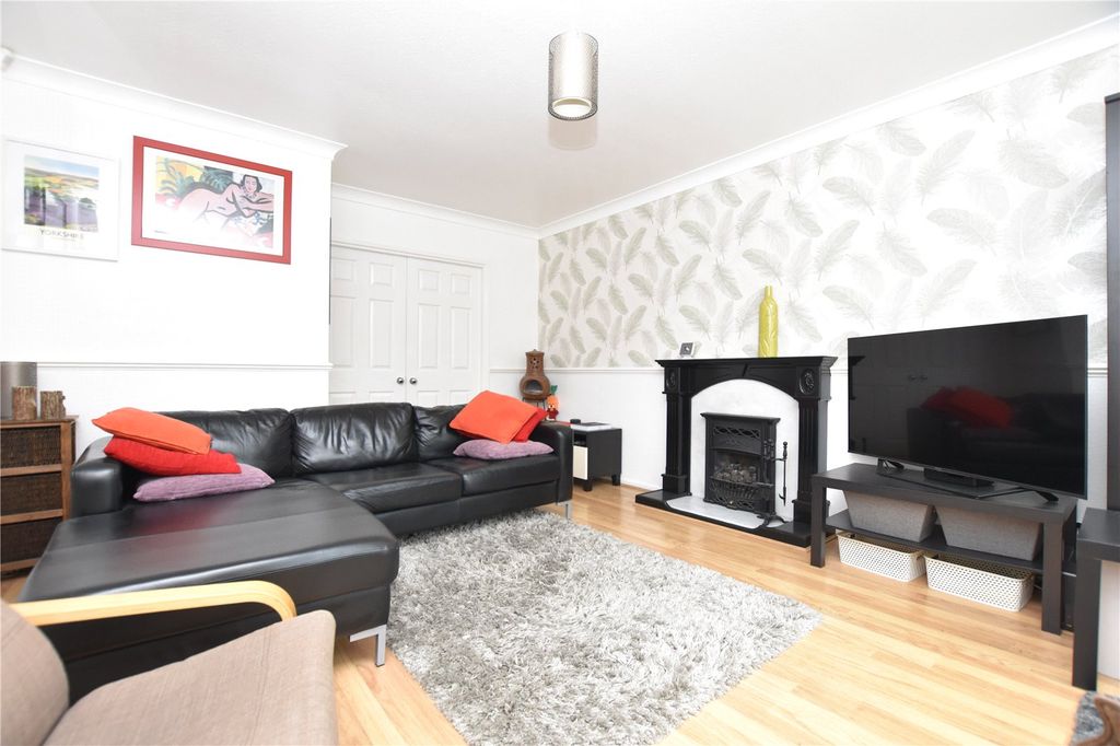 Property photo 3 of 18 Picture No. 06