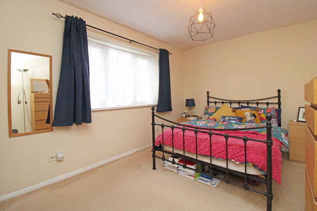 Property photo 3 of 4