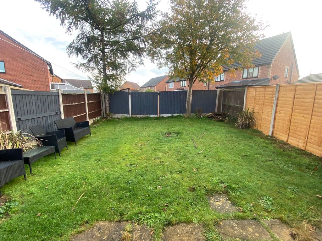 Property photo 3 of 13 Garden