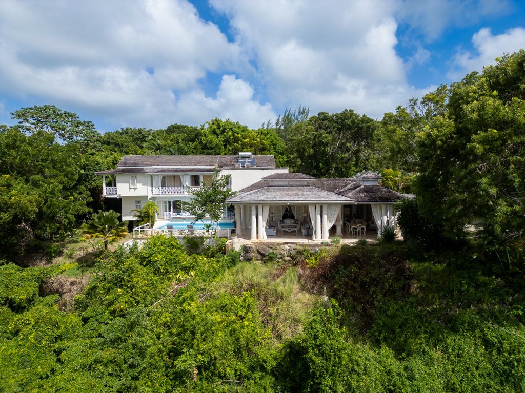 Property photo 2 of 60